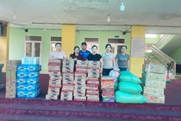 Trường Mầm Non Đại Hưng chung tay ủng hộ Đồng Bào vùng lũ lụt