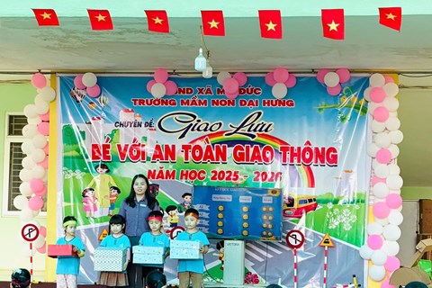 Trường Mầm non Đại Hưng tổ chức Chuyên đề Giao lưu Bé với an toàn giao thông